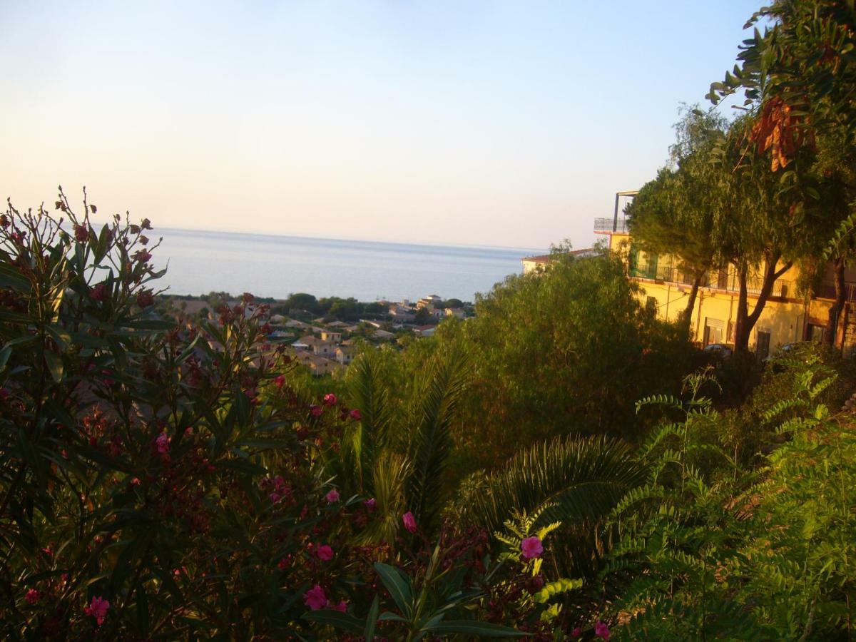 Casaleo Hotel Campofelice Di Roccella Ngoại thất bức ảnh