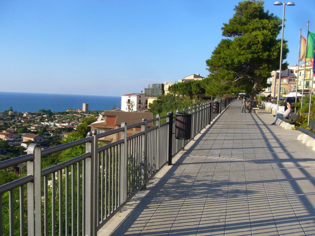 Casaleo Hotel Campofelice Di Roccella Ngoại thất bức ảnh